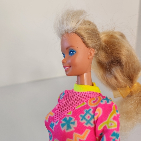 Vintage 1990s Blonde Barbie Doll Wearing Workin Out Outfit Clothes 90s - Picture 7 of 7